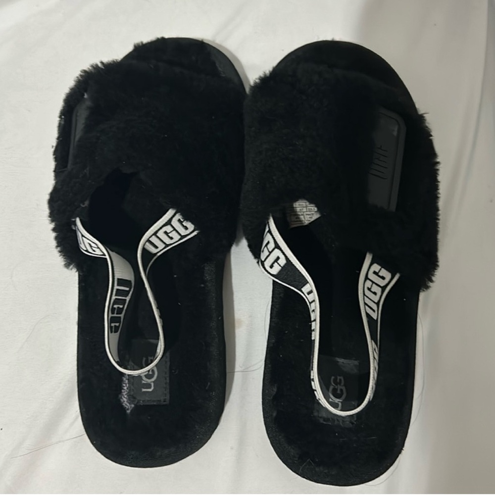 UGG Women's Black Fuzzy Slippers